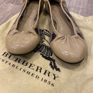 Burberry ballet flats